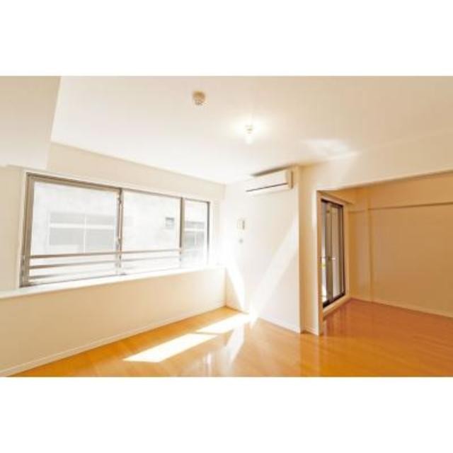 ※写真は同タイプ住戸です。(居間)
