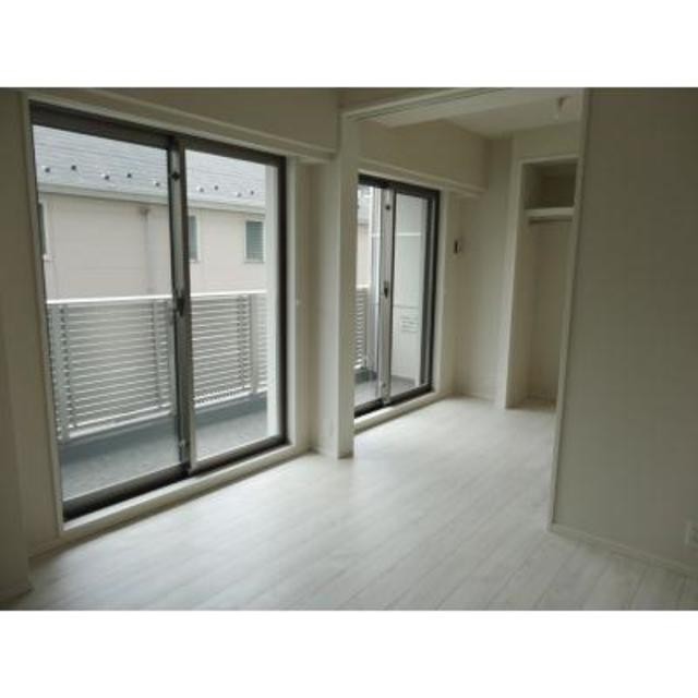 ※写真は同タイプ住戸です。(居間)