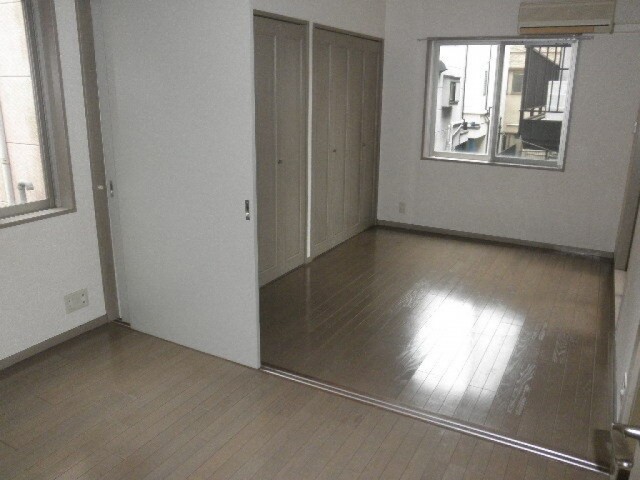 (居間)