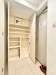 ※同仕様写真を含む(玄関)