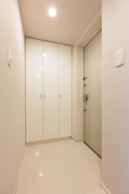※写真は同タイプ住戸です。(玄関)