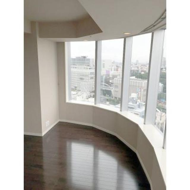 ※写真は同タイプ住戸です。(居間)