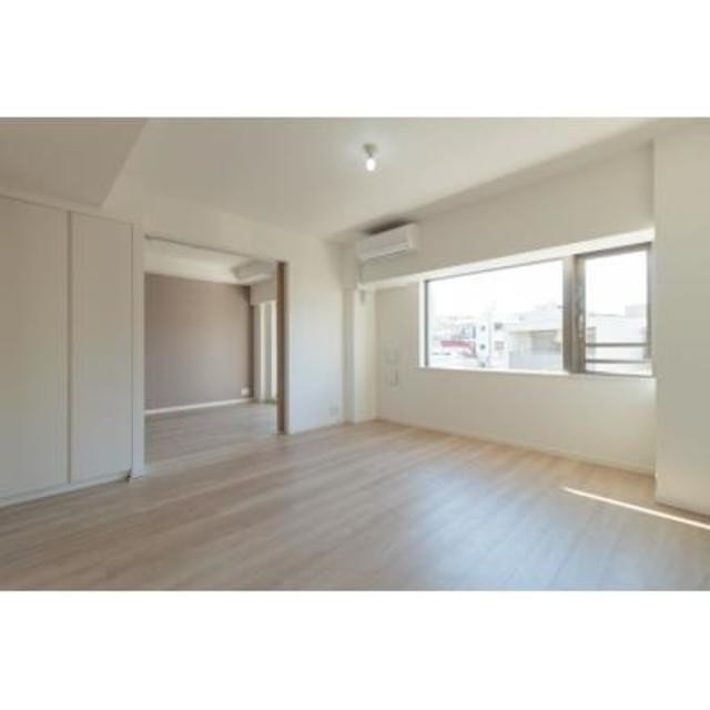 ※写真は同タイプ住戸です。(居間)