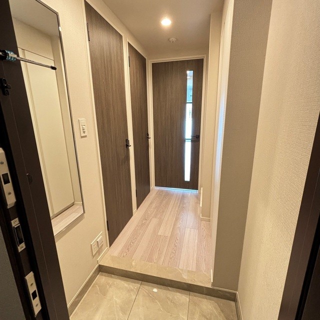 ※写真は同タイプ住戸です。(玄関)