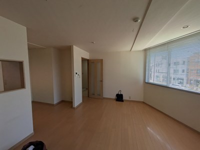 (居間)