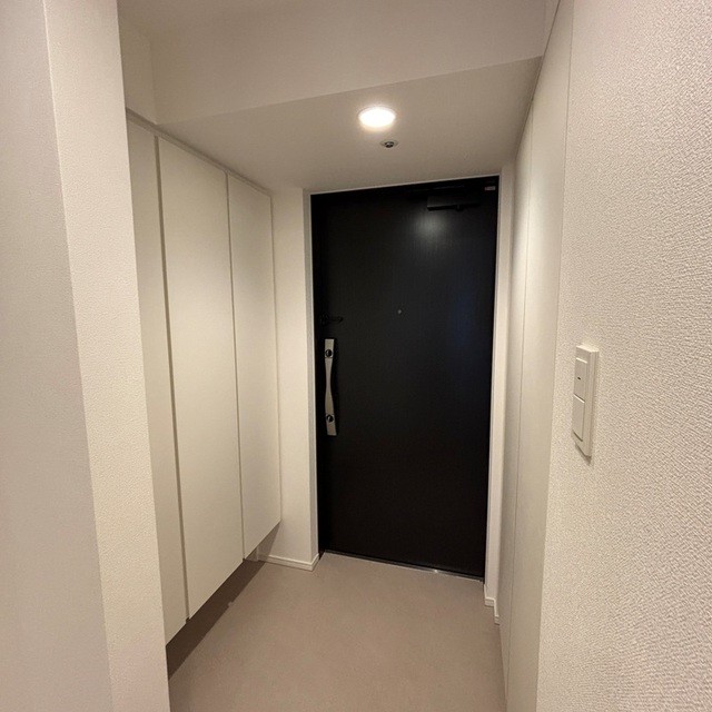 ※写真は同タイプ住戸です。(玄関)