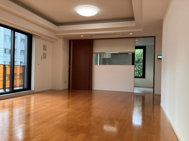 (居間)