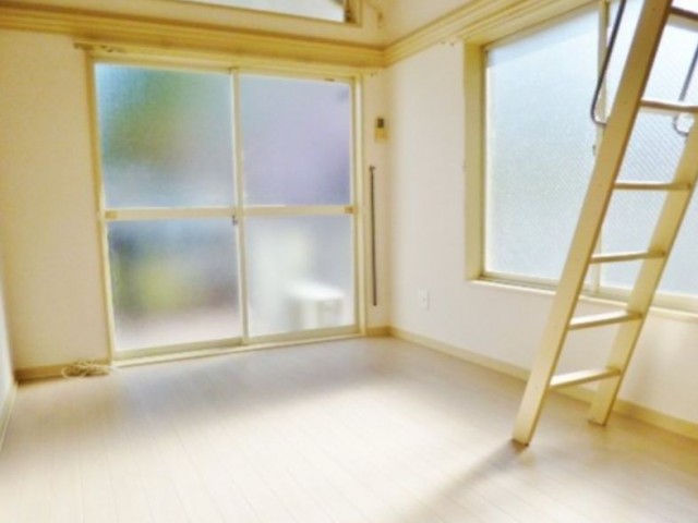 (居間)