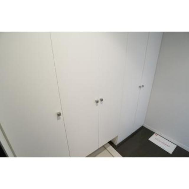 ※写真は同タイプ住戸です。(玄関)