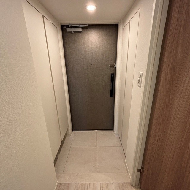 ※写真は同タイプ住戸です。(玄関)