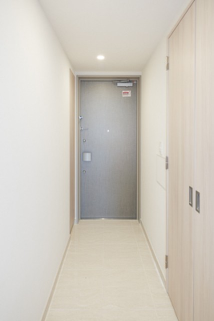 ※写真は同タイプ住戸です。(玄関)