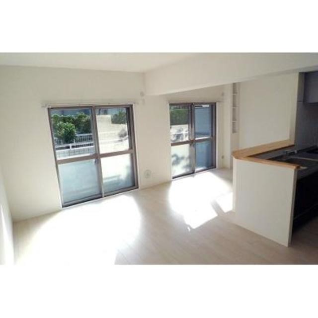 ※写真は同タイプ住戸です。(居間)