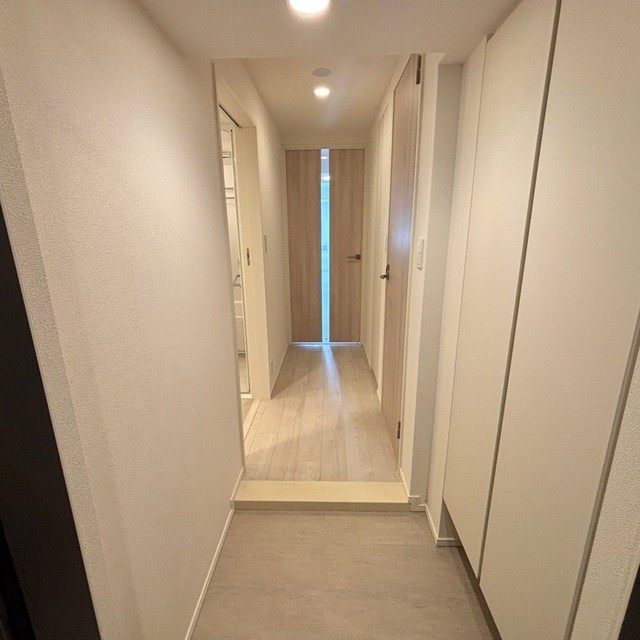 ※写真は同タイプ住戸です。(玄関)