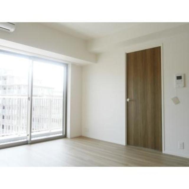 ※写真は同タイプ住戸です。(居間)