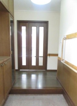 (玄関)