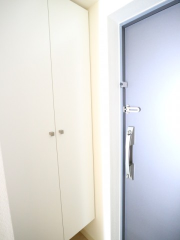 ※同仕様写真含む(玄関)