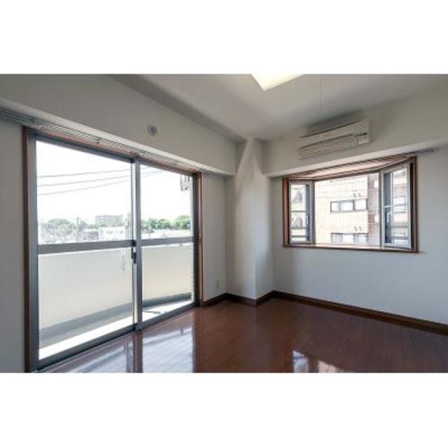 ※写真は同タイプ住戸です。(居間)