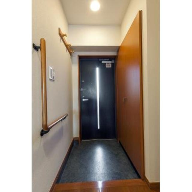 ※写真は同タイプ住戸です。(玄関)