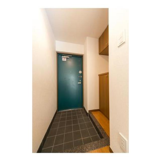 ※写真は同タイプ住戸です。(玄関)