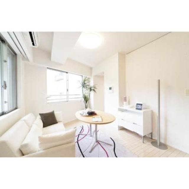 ※写真は同タイプ住戸です。(居間)