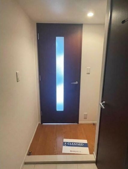 (玄関)