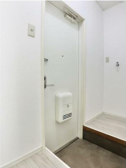 (玄関)