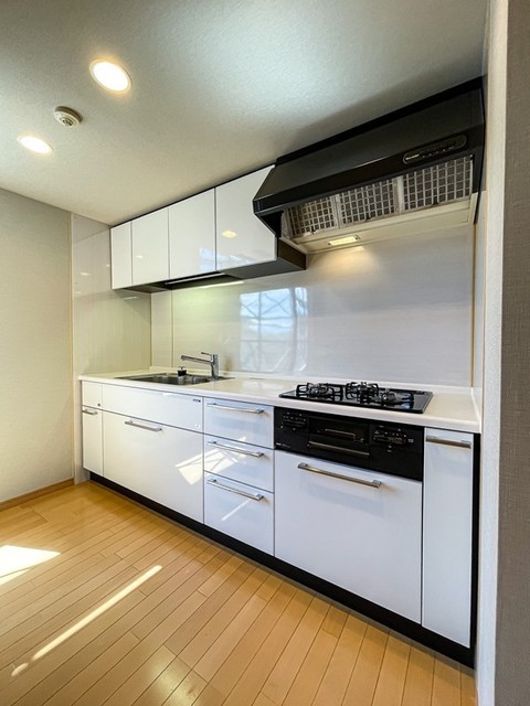 ※写真は同タイプ住戸です。(キッチン)