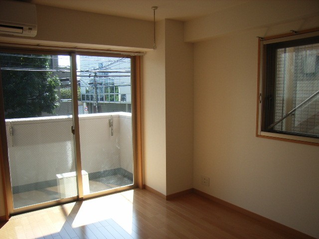 (居間)