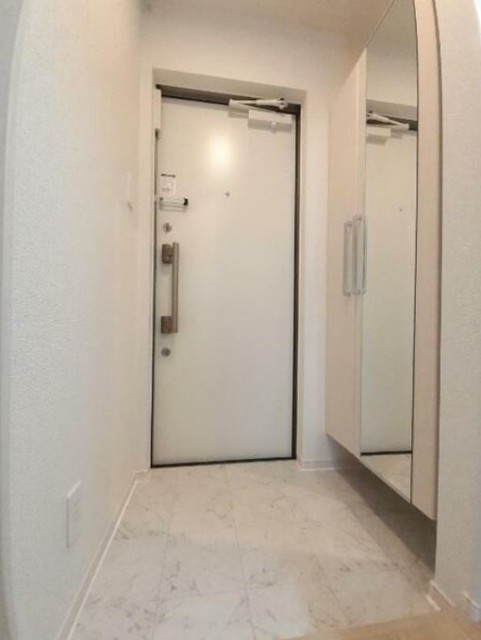 (玄関)