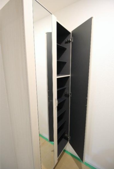 ※同仕様写真含む(玄関)