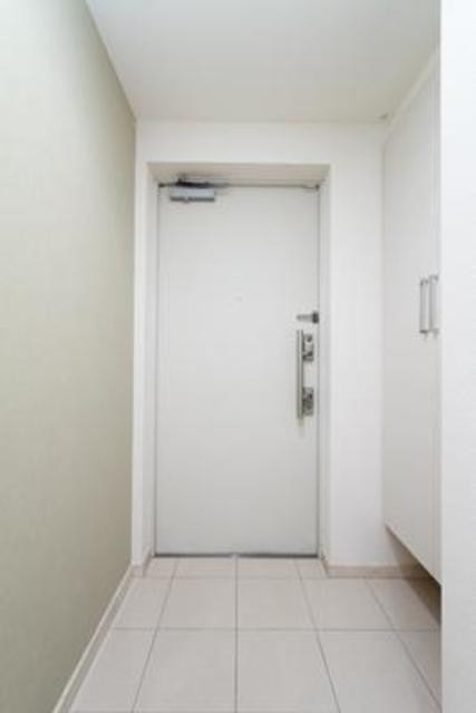 ※写真は同タイプ住戸です。(玄関)