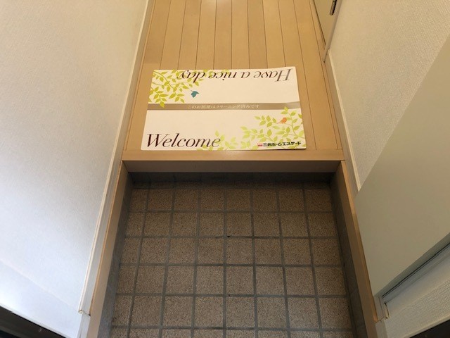 (玄関)