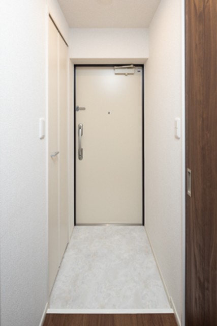 ※写真は同タイプ住戸です。(玄関)