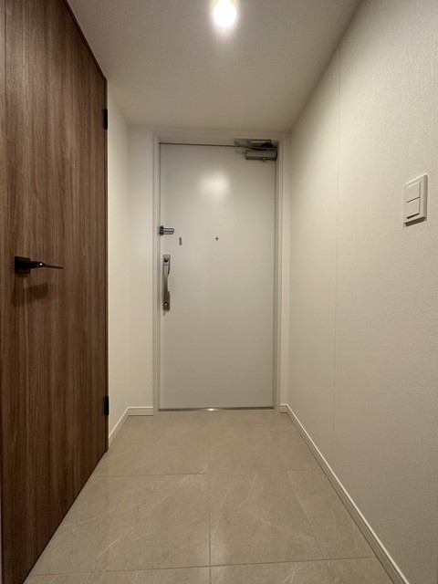 ※写真は同タイプ住戸です。(玄関)