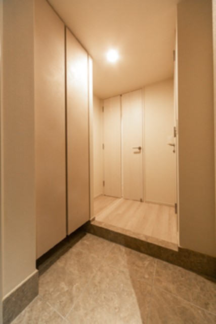 ※写真は同タイプ住戸です。(玄関)
