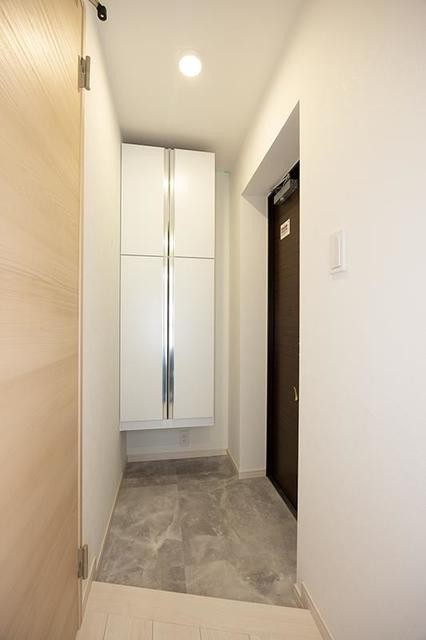 ※写真は同タイプ住戸です。(玄関)