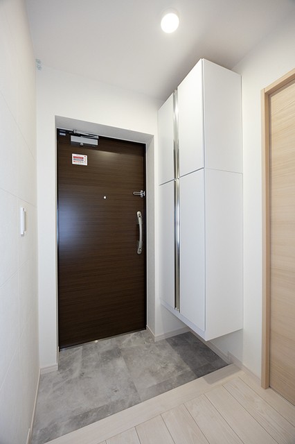 ※写真は同タイプ住戸です。(玄関)