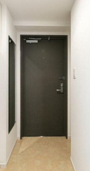 ※同仕様写真含む(玄関)