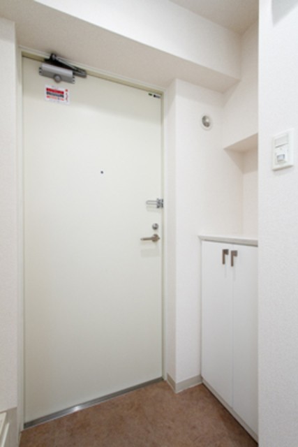 ※写真は同タイプ住戸です。(玄関)