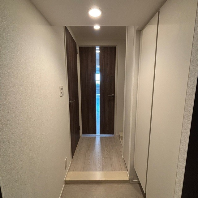 ※写真は同タイプ住戸です。(玄関)