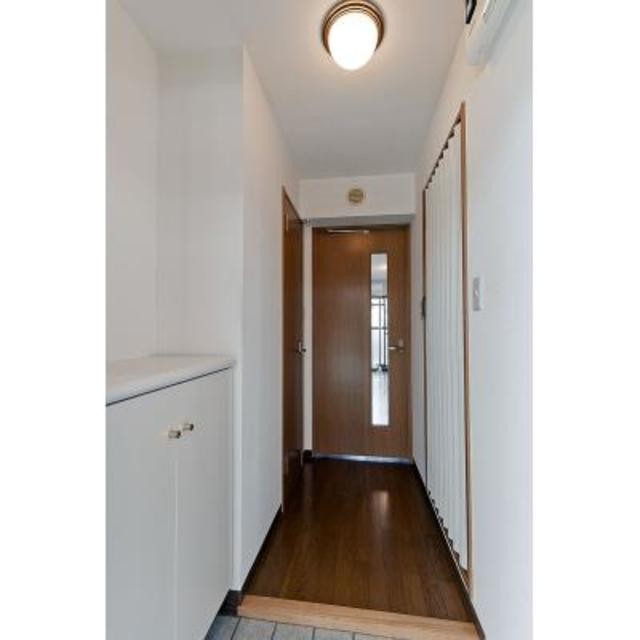 ※写真は同タイプ住戸です。(玄関)