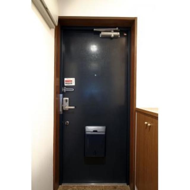 ※写真は同タイプ住戸です。(玄関)