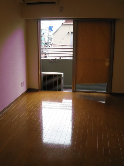(居間)