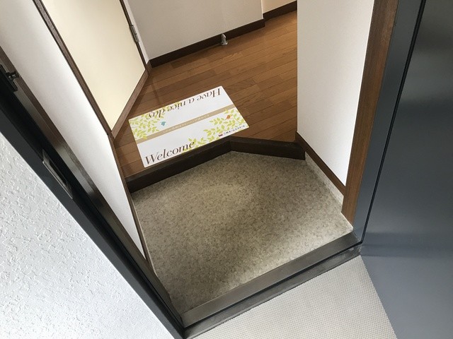 (玄関)