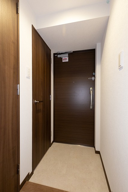 ※写真は同タイプ住戸です。(玄関)