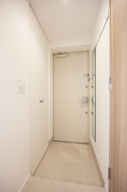 ※写真は同タイプ住戸です。(玄関)