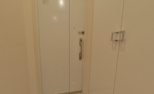 (玄関)