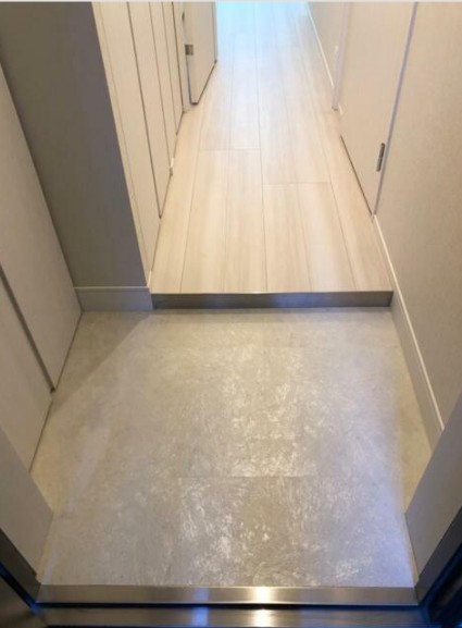 (玄関)
