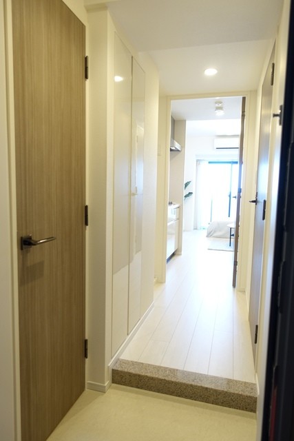 ※写真は同タイプ住戸です。(玄関)