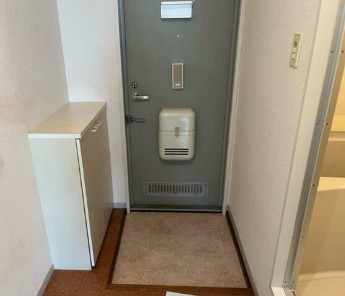 (玄関)